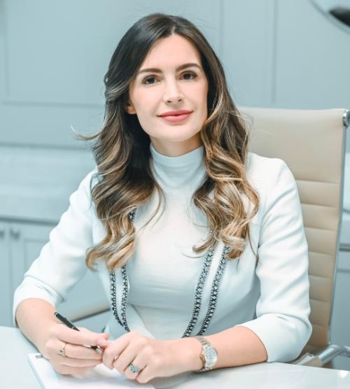 Dra. Ana Cristina Santiago Ribeiro — Oftalmologista